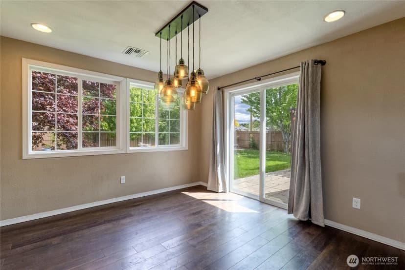 Property photo for 301 Ne Danner Lane, College Place photo 8