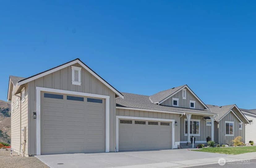 Property photo for 642 S Juli Avenue, East Wenatchee