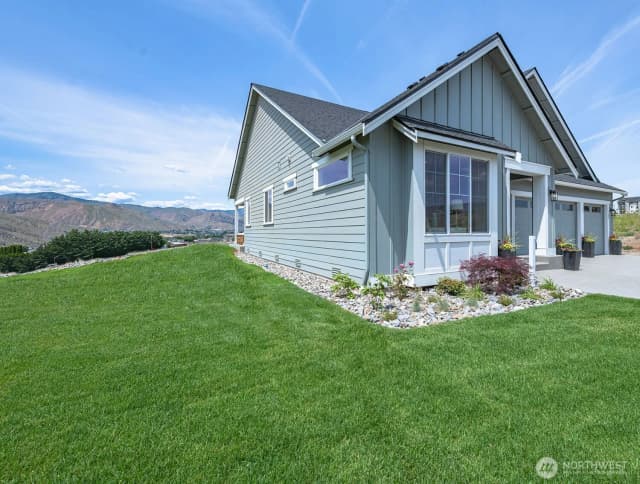 Property photo for 1502 S Kelvin Court, East Wenatchee photo 2