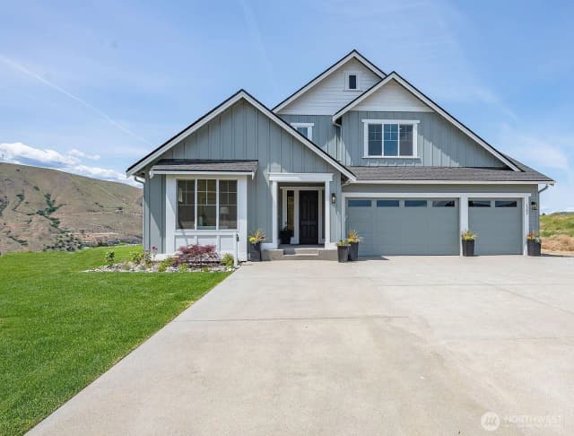 Property photo for 1502 S Kelvin Court, East Wenatchee