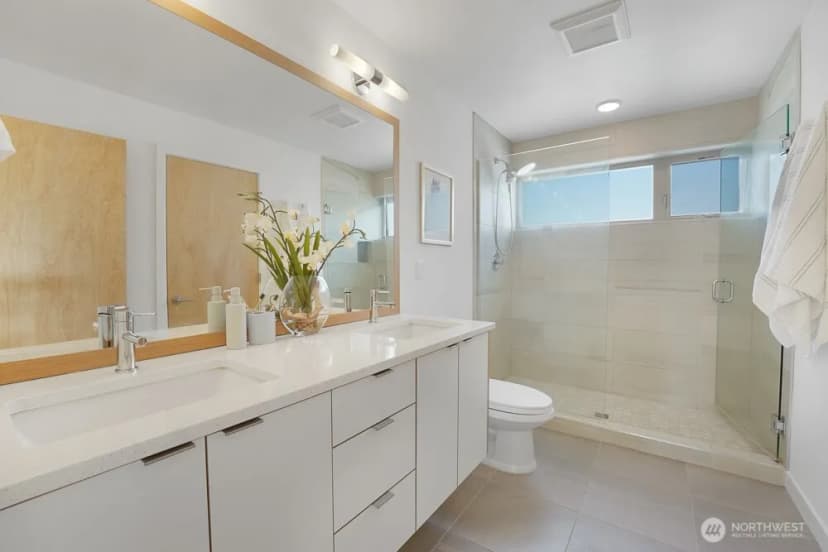 Property photo for 3236 W Government Way, Seattle photo 19