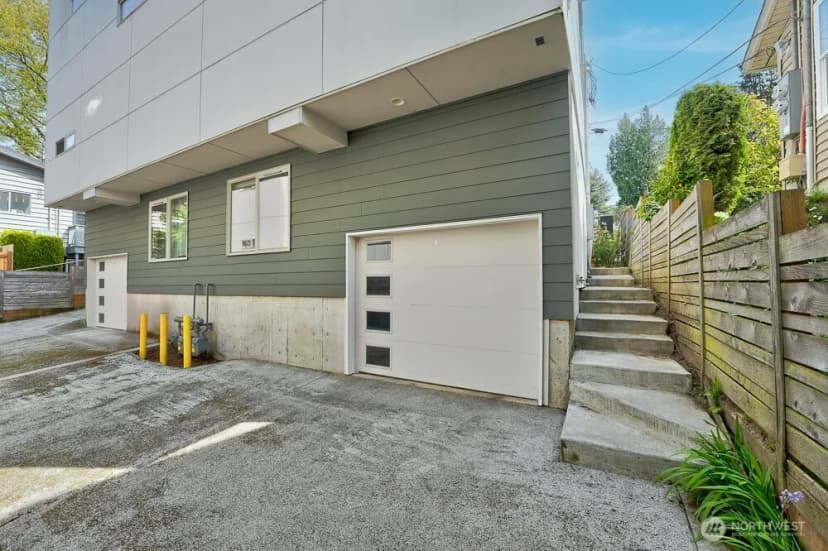 Property photo for 3236 W Government Way, Seattle photo 23