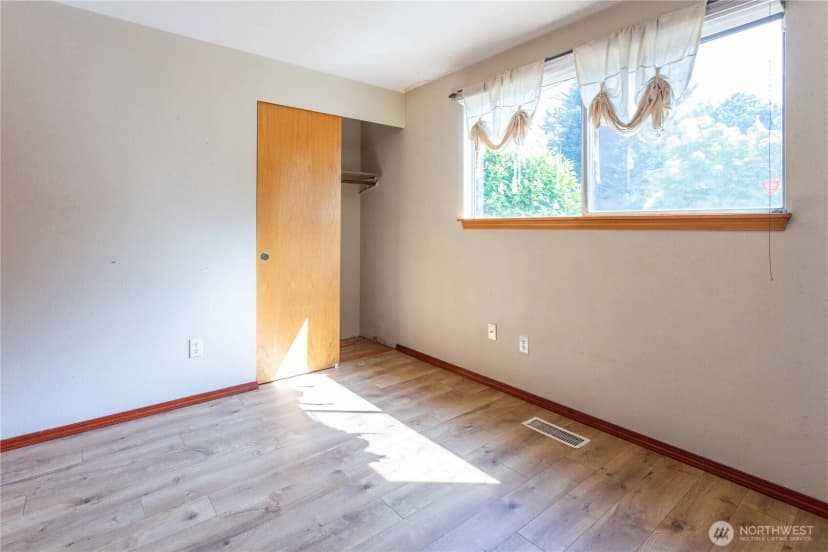 Property photo for 10722 Ne 142nd Street, Kirkland photo 13