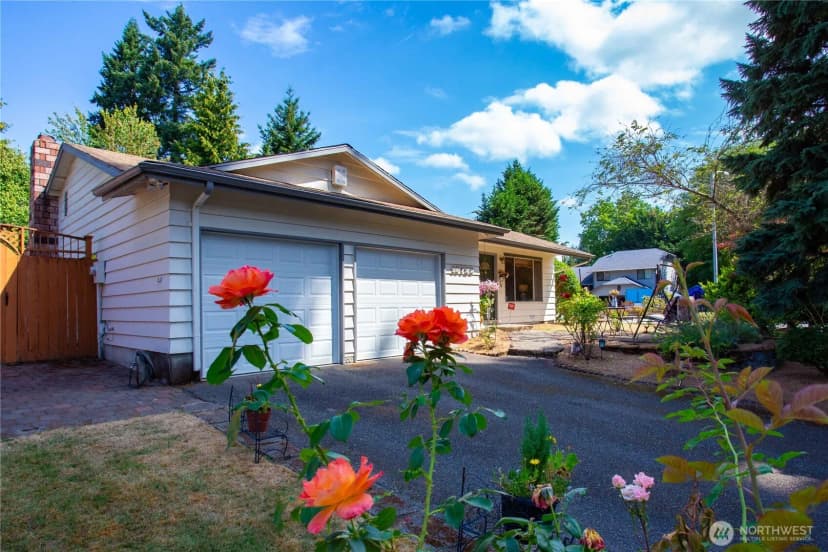 Property photo for 10722 Ne 142nd Street, Kirkland photo 24