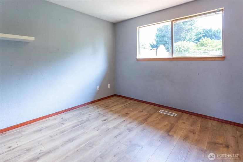 Property photo for 10722 Ne 142nd Street, Kirkland photo 16