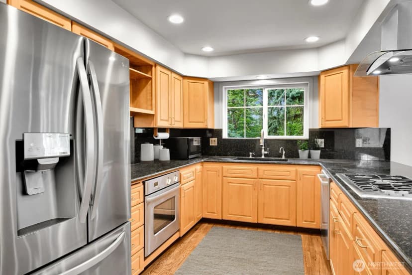 Property photo for 25043 Se Mirrormont Boulevard, Issaquah photo 10