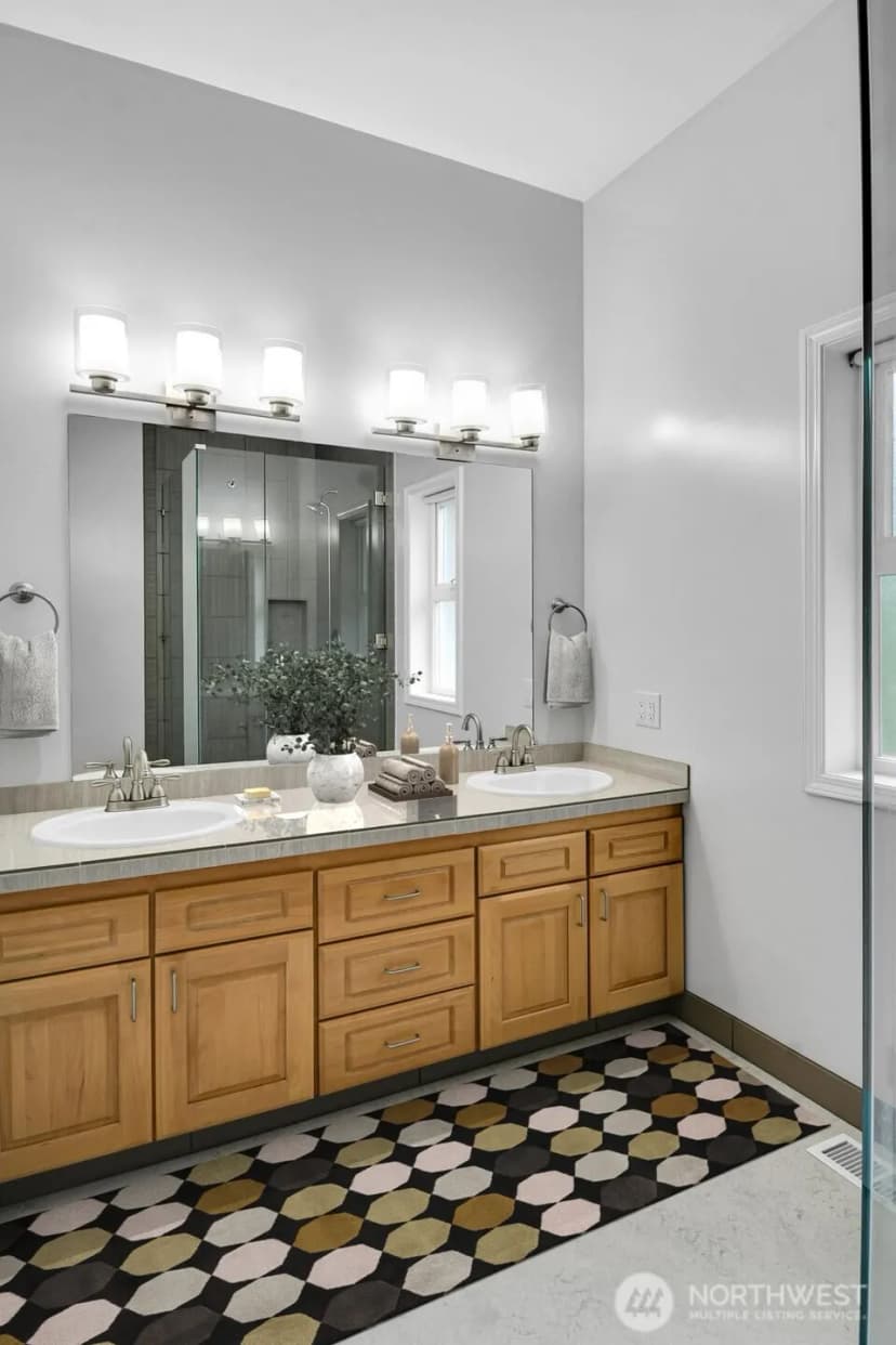 Property photo for 25043 Se Mirrormont Boulevard, Issaquah photo 18