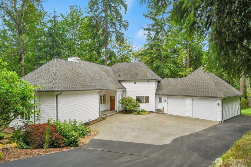 Property photo for 25043 Se Mirrormont Boulevard, Issaquah