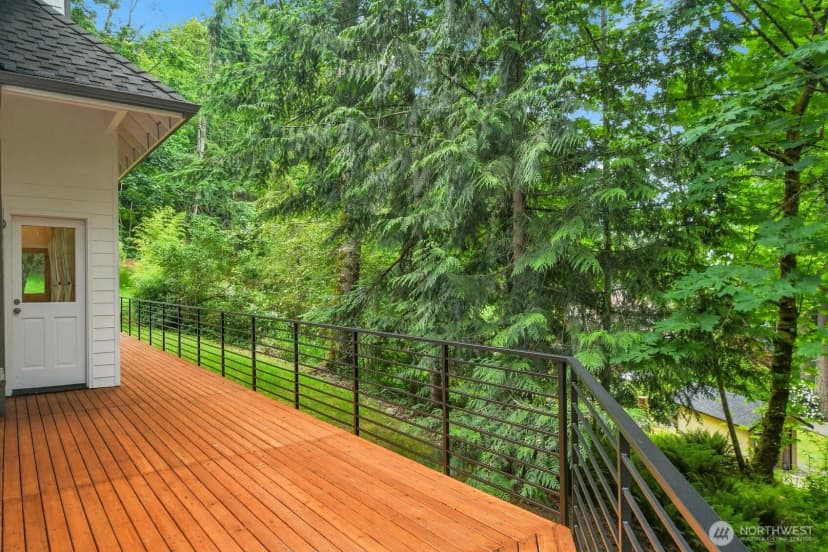 Property photo for 25043 Se Mirrormont Boulevard, Issaquah photo 5