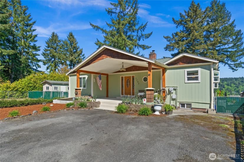 Property photo for 7295 Navajo Trail Ne, Bremerton photo 5