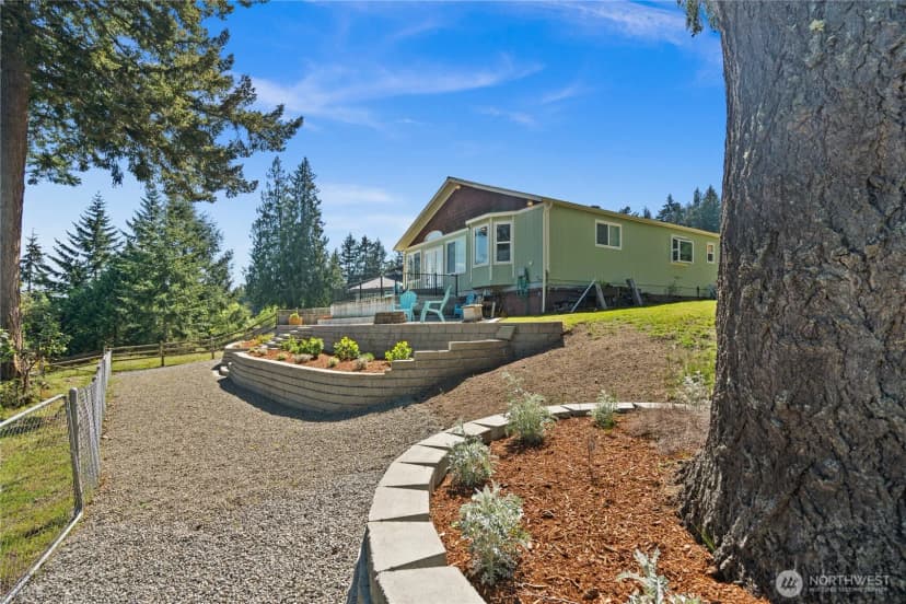 Property photo for 7295 Navajo Trail Ne, Bremerton photo 8