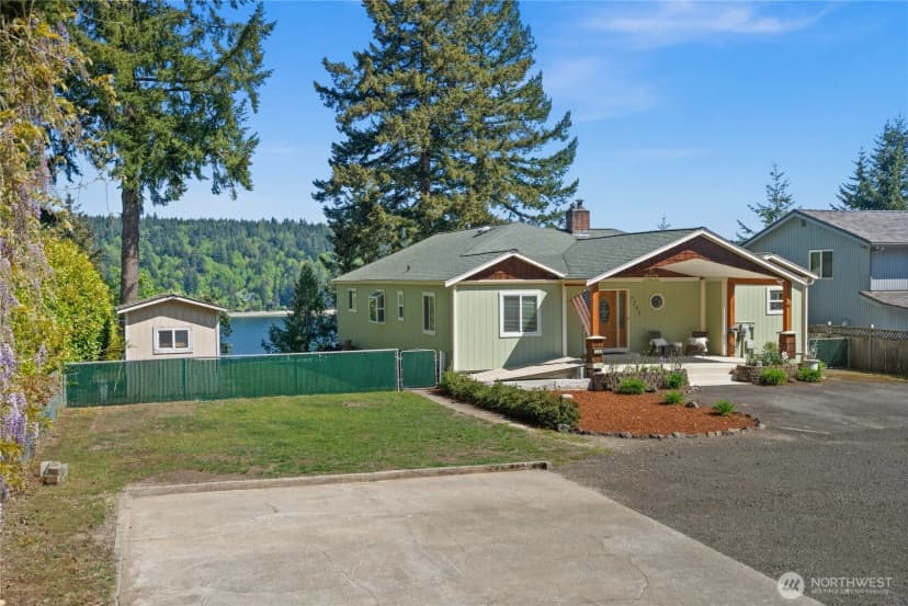 Property photo for 7295 Navajo Trail Ne, Bremerton photo 4
