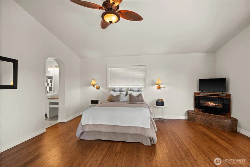 Property photo for 7295 Navajo Trail Ne, Bremerton photo 18