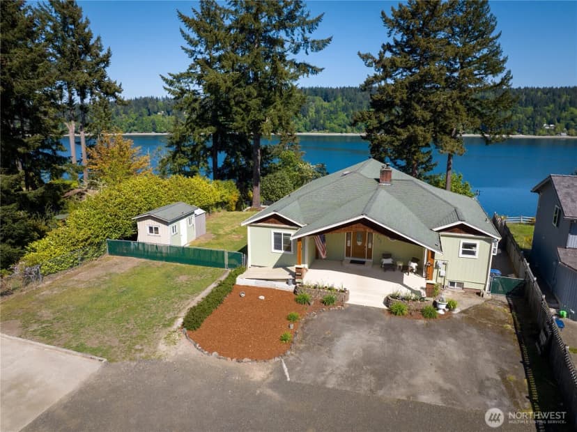 Property photo for 7295 Navajo Trail Ne, Bremerton photo 2