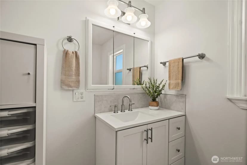 Property photo for 7295 Navajo Trail Ne, Bremerton photo 34