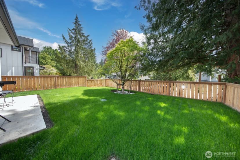 Property photo for 10434 Ne 110th Street #b, Kirkland photo 18