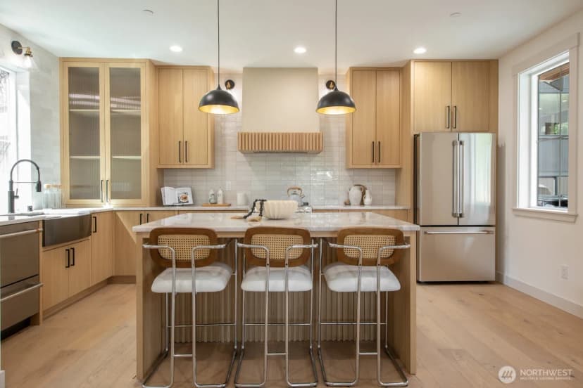 Property photo for 10434 Ne 110th Street #b, Kirkland photo 5