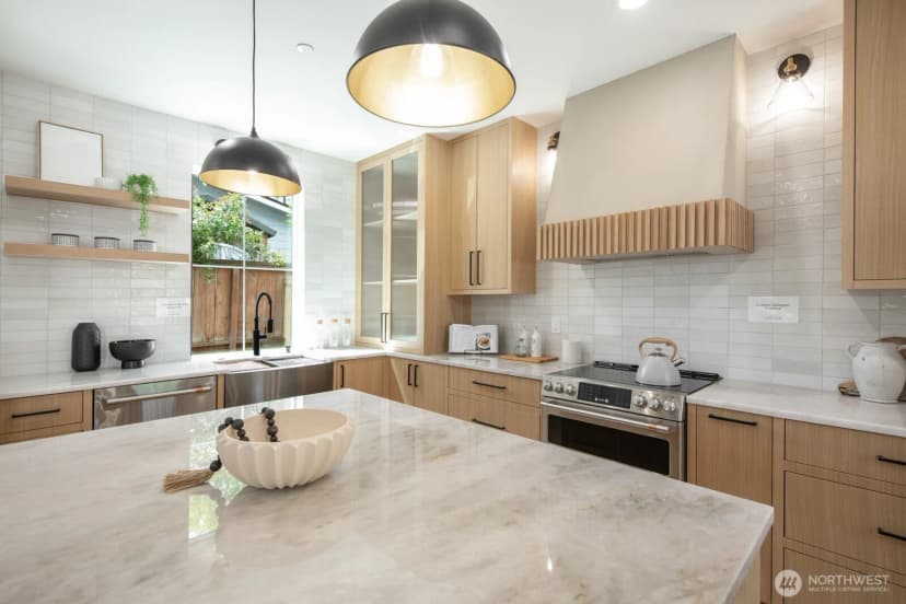 Property photo for 10434 Ne 110th Street #b, Kirkland photo 7