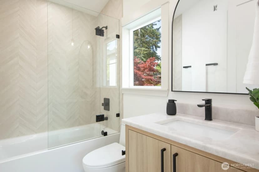 Property photo for 10434 Ne 110th Street #b, Kirkland photo 27