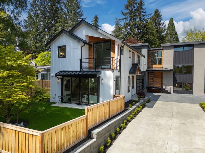 Property photo for 10434 Ne 110th Street #b, Kirkland photo 28