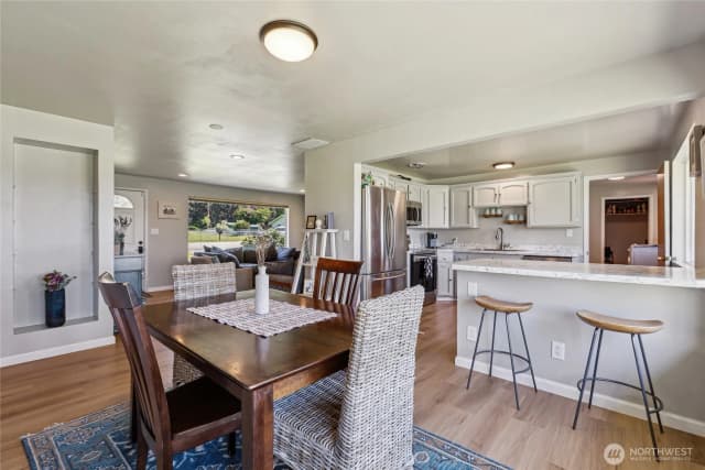 Property photo for 1313 Orchard Loop, Oak Harbor photo 3
