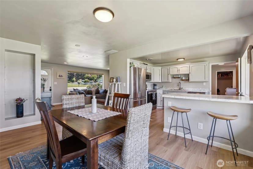 Property photo for 1313 Orchard Loop, Oak Harbor photo 3