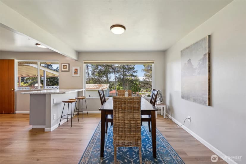 Property photo for 1313 Orchard Loop, Oak Harbor photo 4