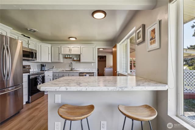 Property photo for 1313 Orchard Loop, Oak Harbor photo 5