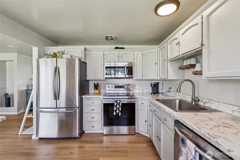 Property photo for 1313 Orchard Loop, Oak Harbor photo 6