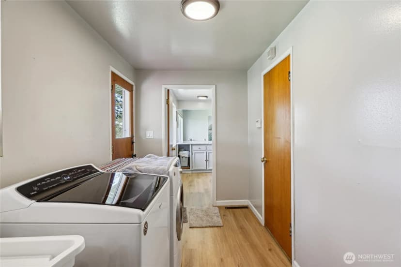 Property photo for 1313 Orchard Loop, Oak Harbor photo 15