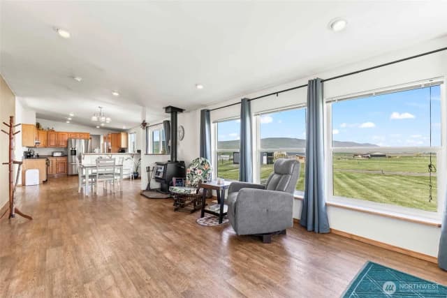 Property photo for 16847 Upper Badger Pocket Road, Ellensburg photo 4