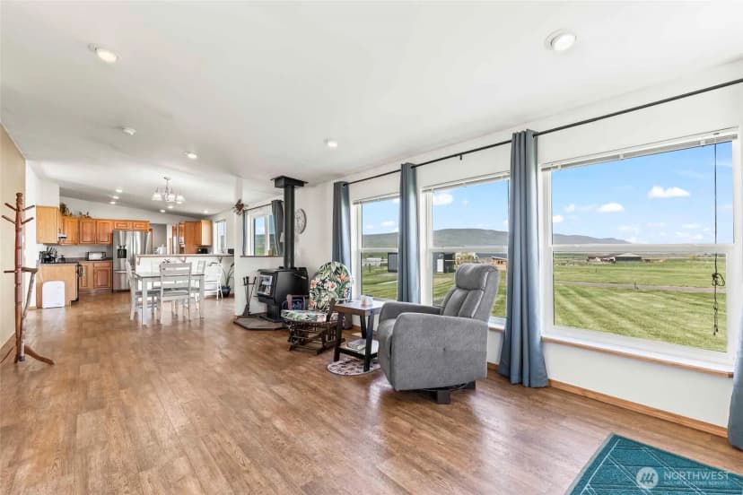 Property photo for 16847 Upper Badger Pocket Road, Ellensburg photo 4