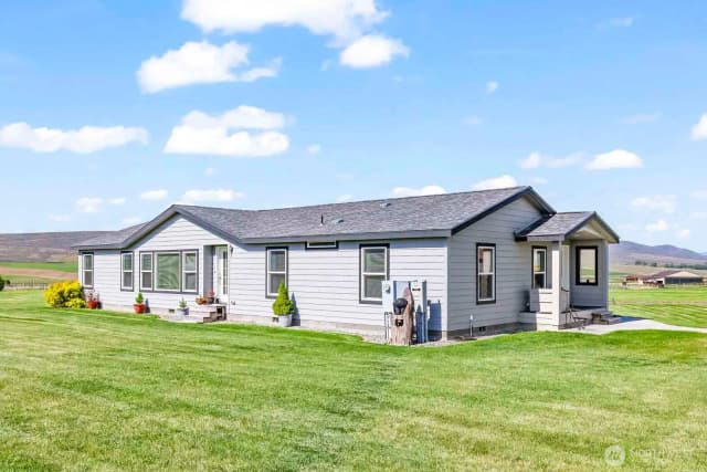 Property photo for 16847 Upper Badger Pocket Road, Ellensburg photo 3