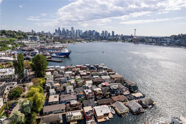 Property photo for 2035 Fairview Avenue E #d, Seattle photo 2