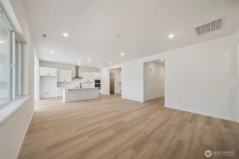 Property photo for 936 Lucas Avenue #20, Buckley photo 10