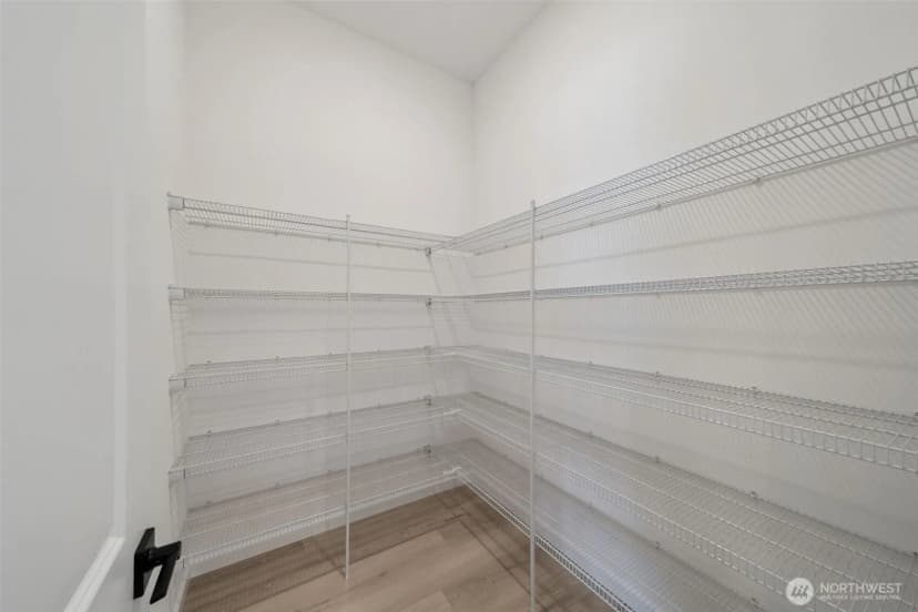 Property photo for 936 Lucas Avenue #20, Buckley photo 15
