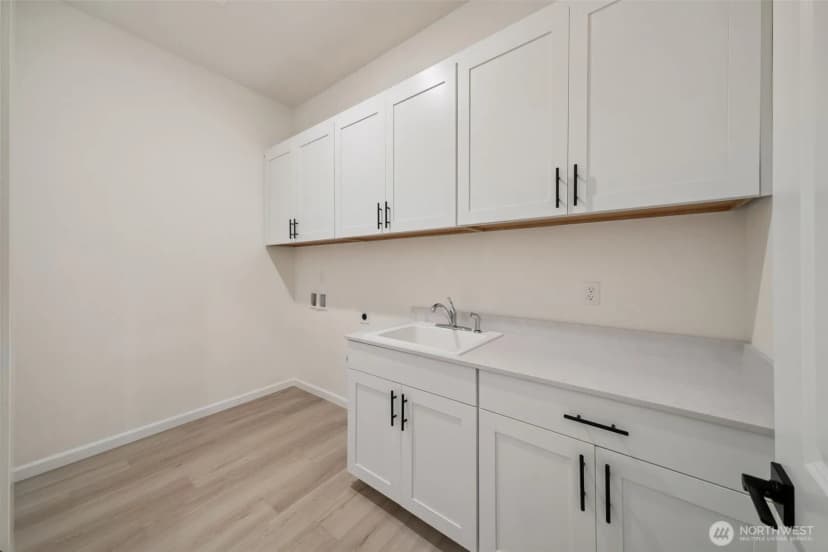 Property photo for 936 Lucas Avenue #20, Buckley photo 6