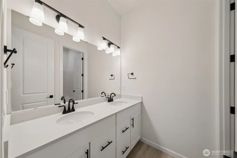 Property photo for 936 Lucas Avenue #20, Buckley photo 7