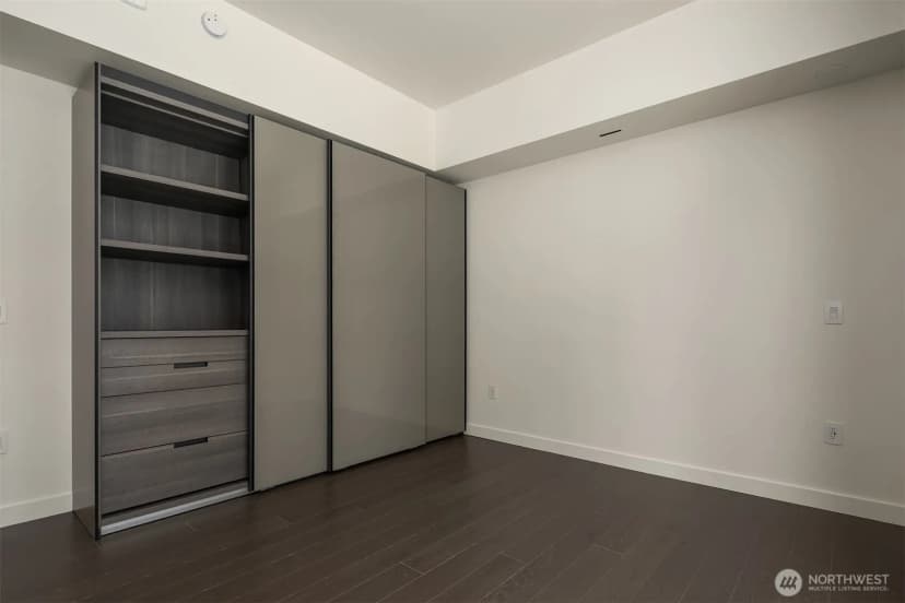 Property photo for 838 Avenue Square Ne #309, Bellevue photo 9