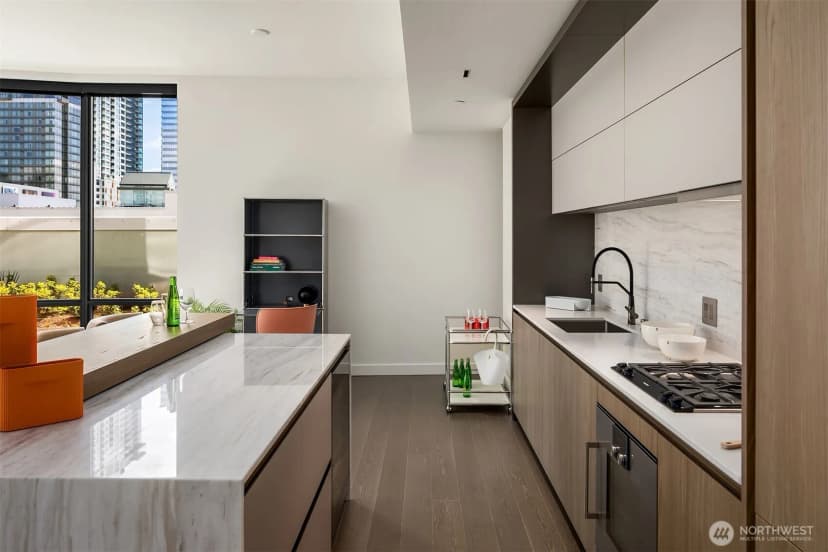 Property photo for 838 Avenue Square Ne #309, Bellevue photo 7