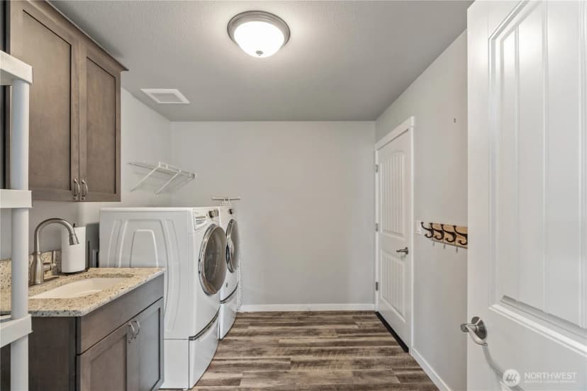 Property photo for 100 Simmons Road, Montesano photo 30
