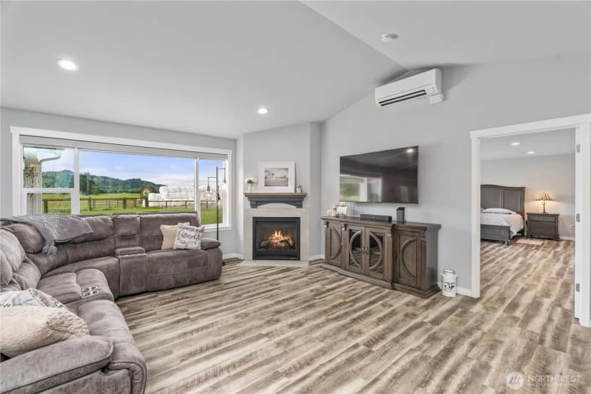 Property photo for 100 Simmons Road, Montesano photo 8