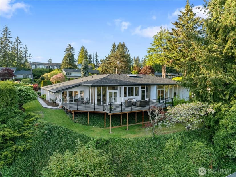Property photo for 1070 185th Avenue Ne, Bellevue photo 32