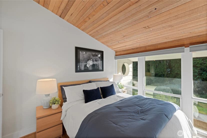 Property photo for 1070 185th Avenue Ne, Bellevue photo 25