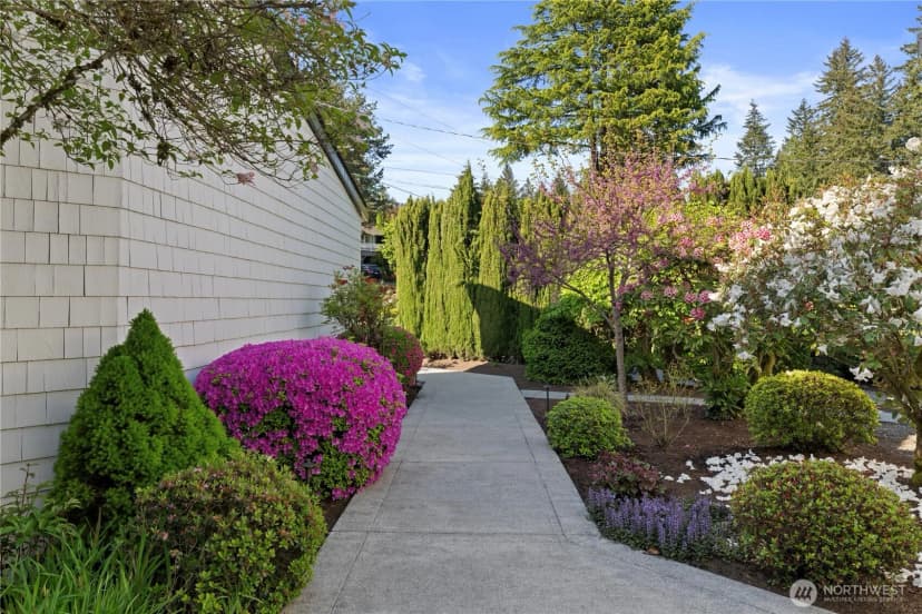 Property photo for 1070 185th Avenue Ne, Bellevue photo 30