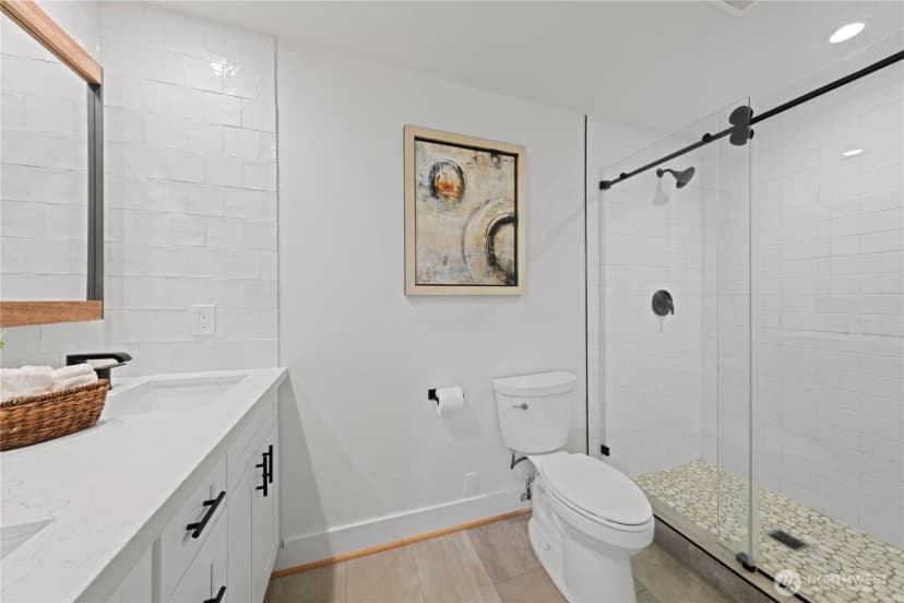 Property photo for 1070 185th Avenue Ne, Bellevue photo 19