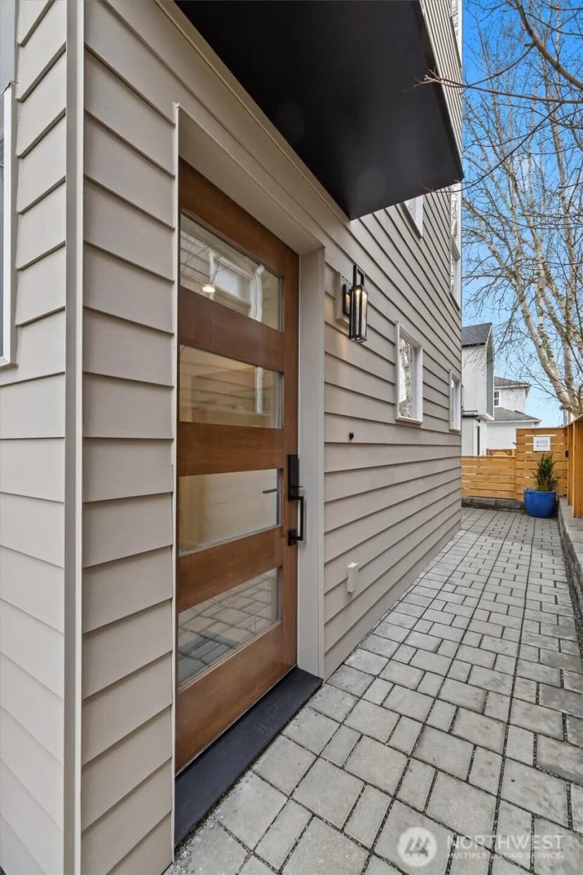 Property photo for 8324 32nd Avenue Nw, Seattle photo 3