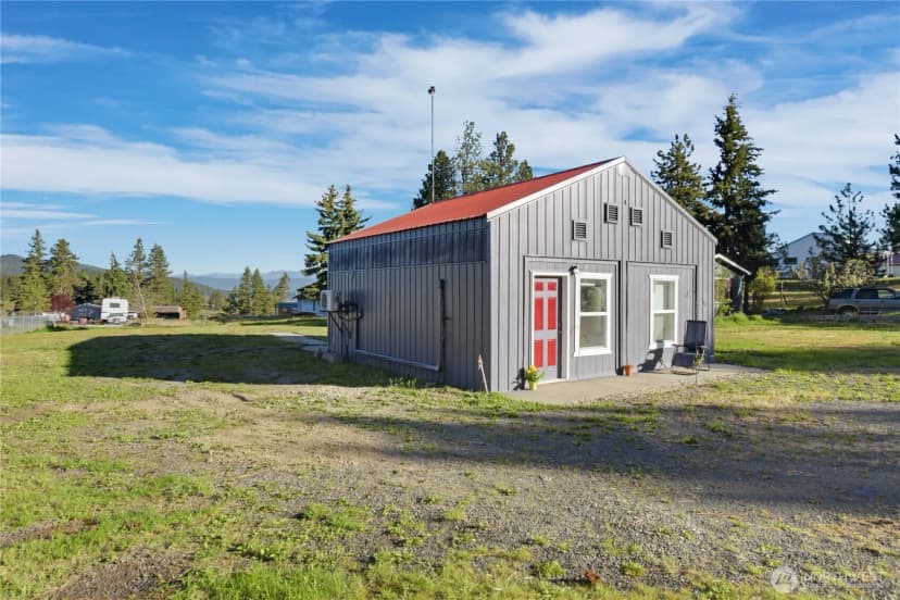 Property photo for 11 Ridge Loop Rd, Cle Elum photo 3