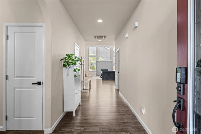 Property photo for 4002 33rd Street Ne, Tacoma photo 5