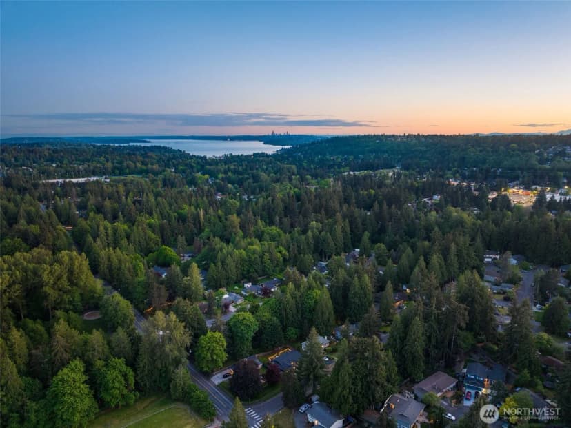 Property photo for 10604 Ne 137th Place, Kirkland photo 34